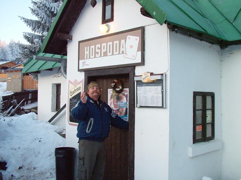 U Janecku.jpg - Dne 29.12.07 byl pořádán první ročník výpravy na Novou louku přátel a obyvatel obce Rudolfov za účelem přivítání Nového roku. Přítomno bylo 20 účastníků.
